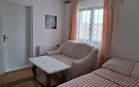 Apartment 17